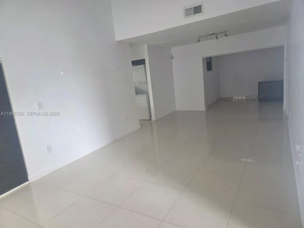 710 SW 99th Ct Cir Miami, FL 33174