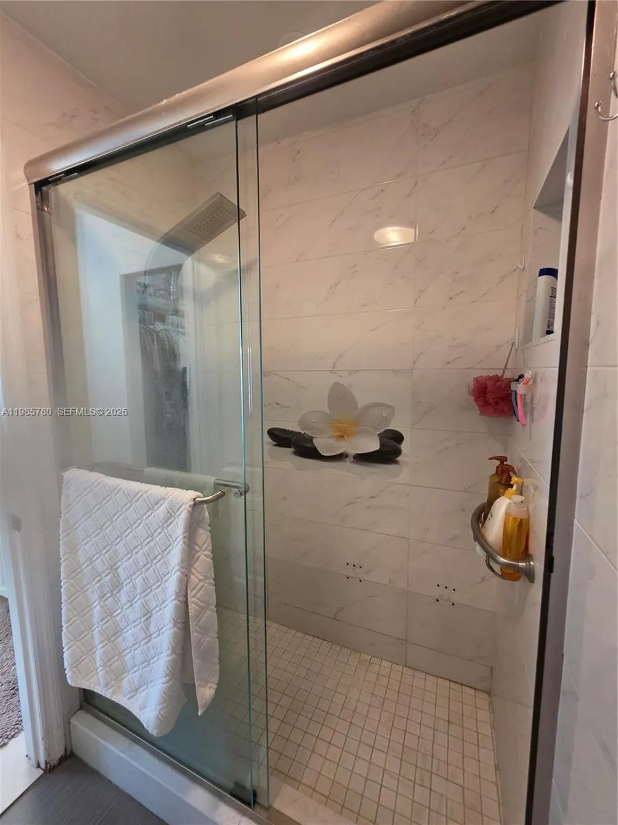 710 SW 99th Ct Cir Miami, FL 33174