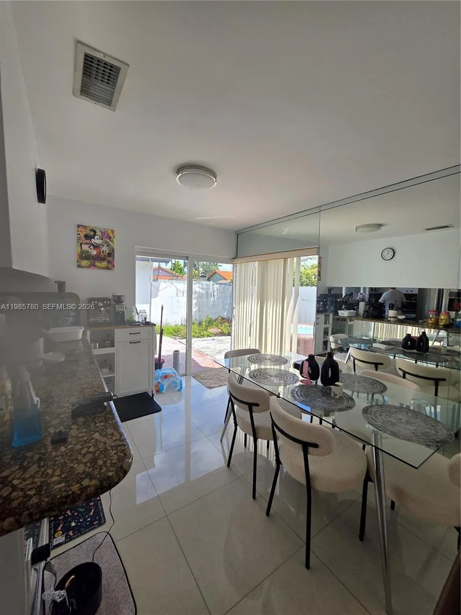 710 SW 99th Ct Cir Miami, FL 33174