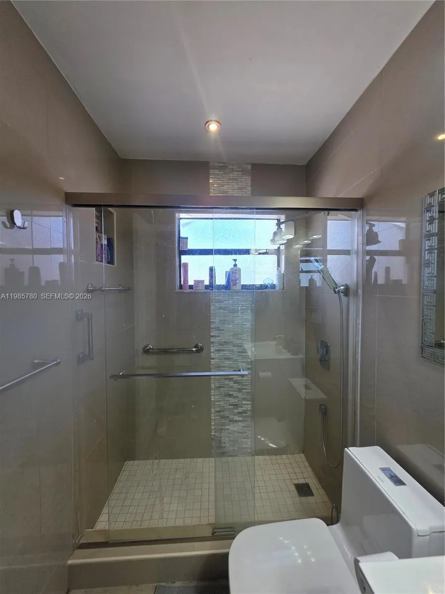 710 SW 99th Ct Cir Miami, FL 33174