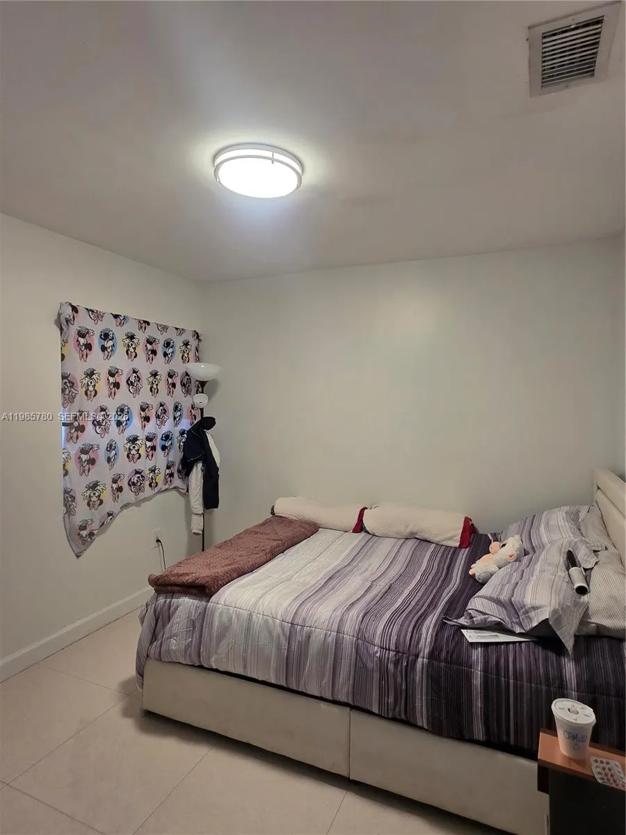 710 SW 99th Ct Cir Miami, FL 33174
