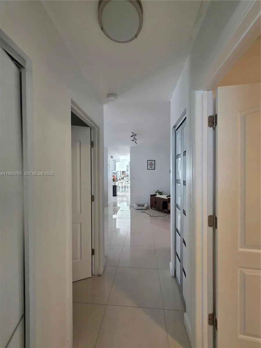 710 SW 99th Ct Cir Miami, FL 33174