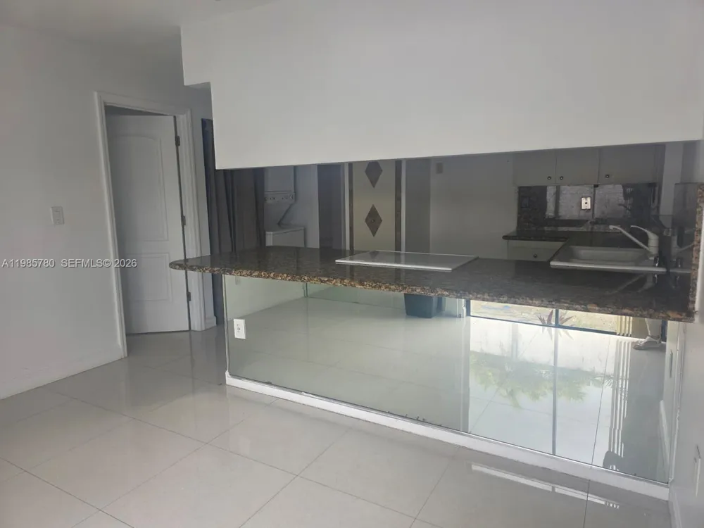710 SW 99th Ct Cir Miami, FL 33174