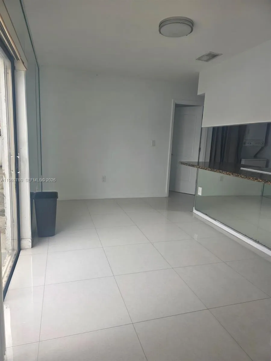 710 SW 99th Ct Cir Miami, FL 33174