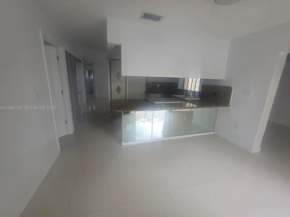 710 SW 99th Ct Cir Miami, FL 33174