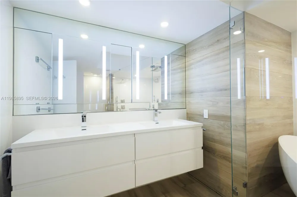 3640 Yacht Club Dr #1701 Aventura, FL 33180