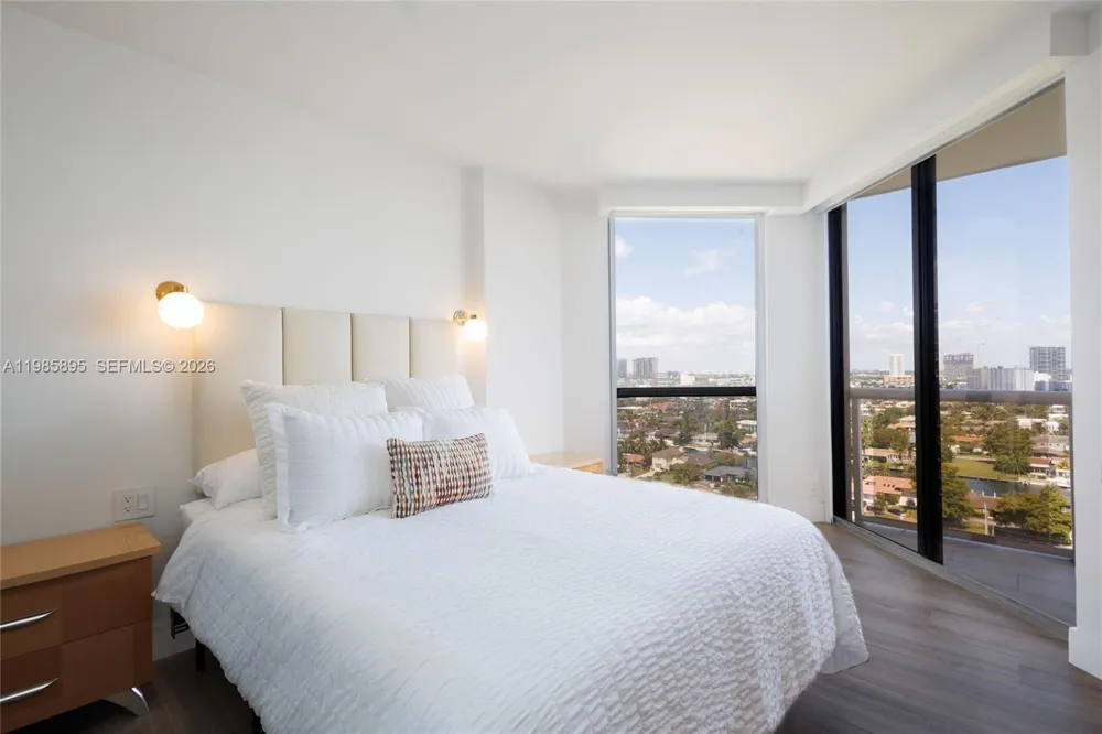 3640 Yacht Club Dr #1701 Aventura, FL 33180