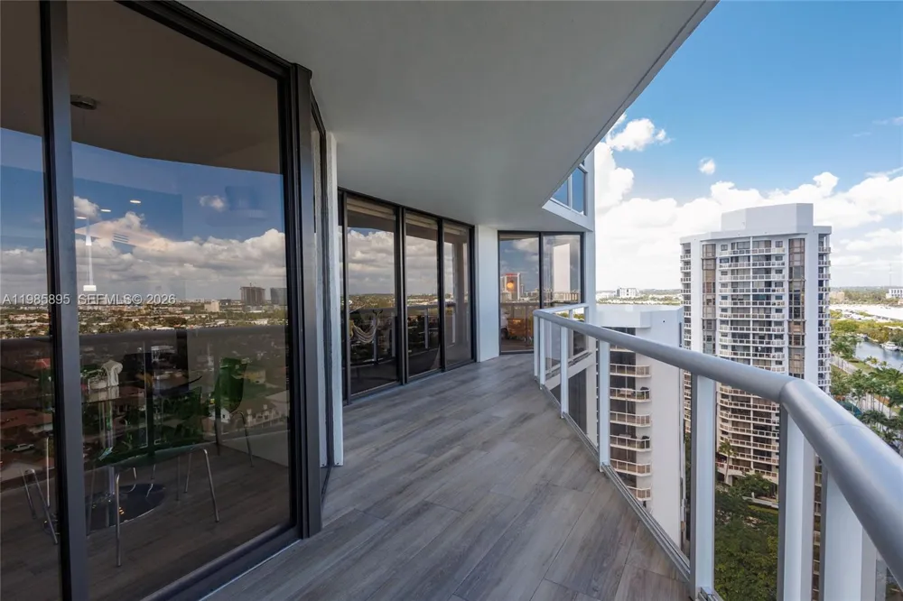 3640 Yacht Club Dr #1701 Aventura, FL 33180