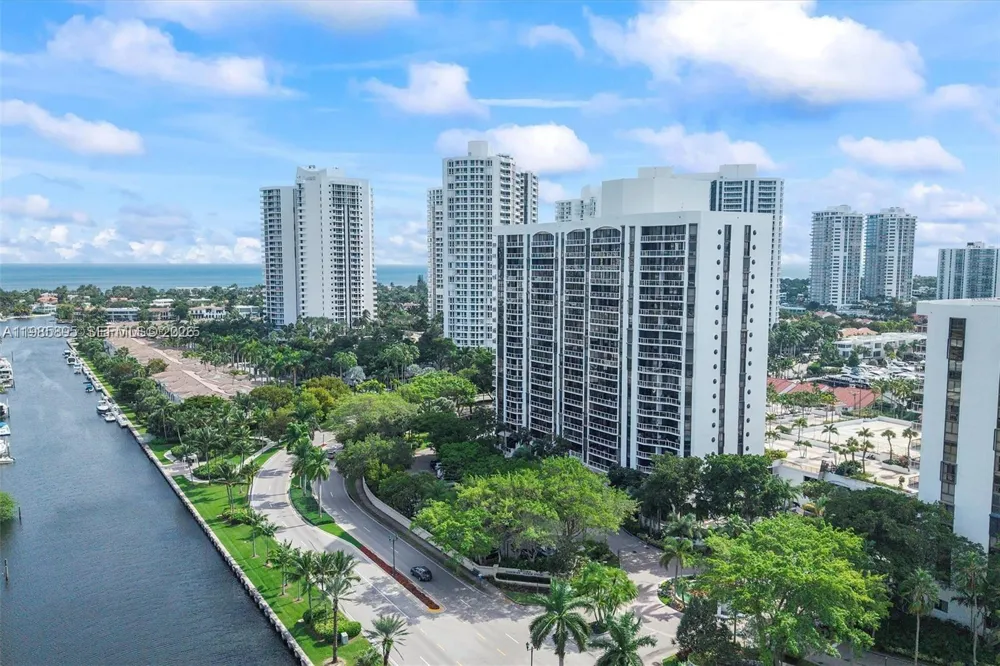 3640 Yacht Club Dr #1701 Aventura, FL 33180
