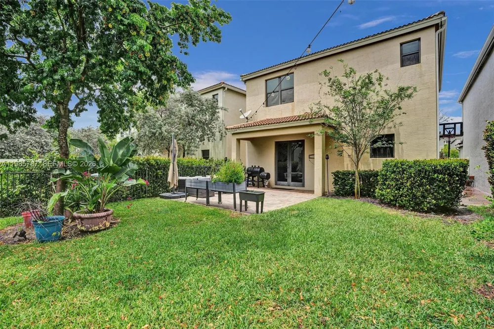 760 NE 193rd Ter Miami, FL 33179