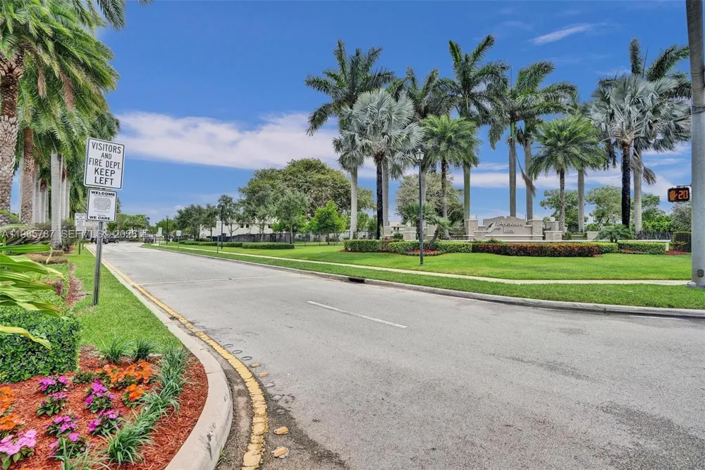760 NE 193rd Ter Miami, FL 33179