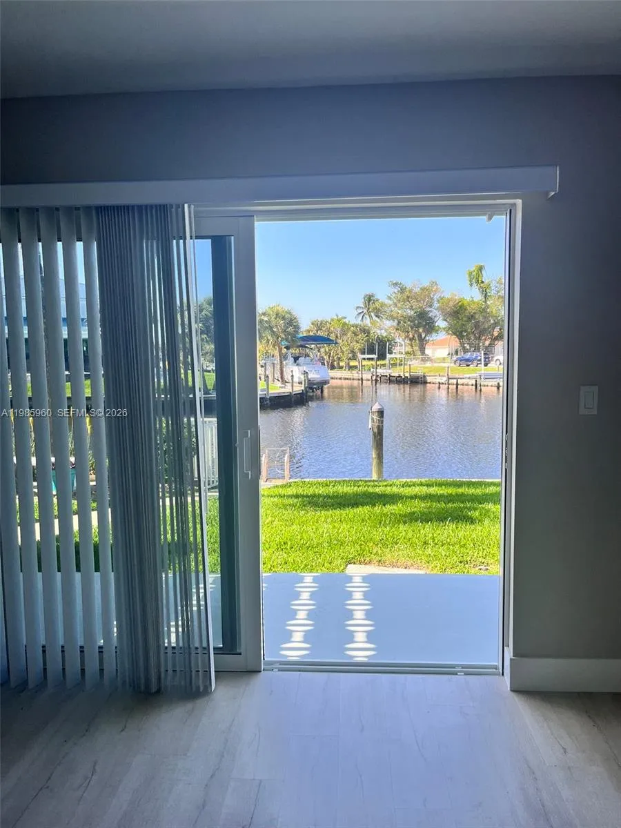 708 Victoria Dr #101 Cape Coral, FL 33904