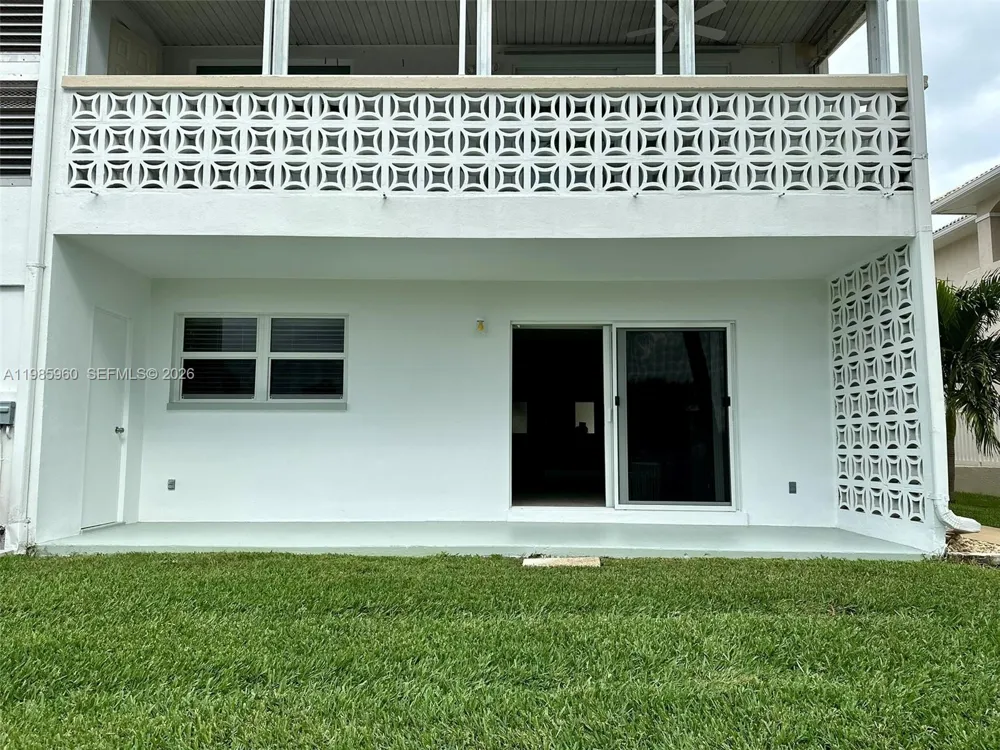 708 Victoria Dr #101 Cape Coral, FL 33904