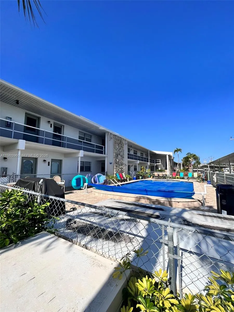 708 Victoria Dr #101 Cape Coral, FL 33904