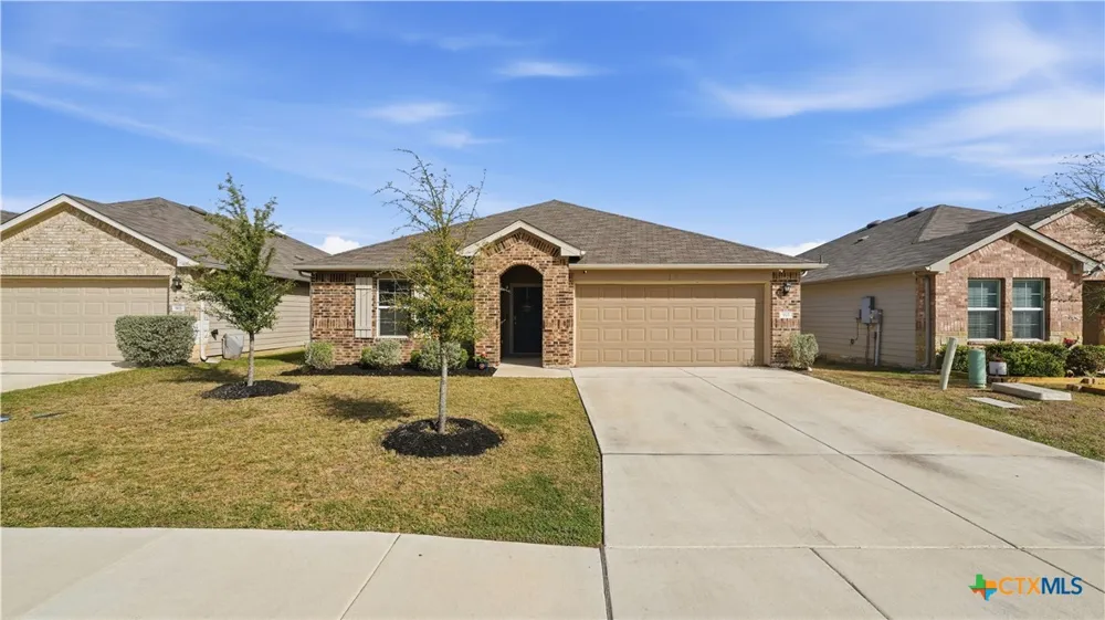 925 Nodding Nixie Seguin, TX 78155