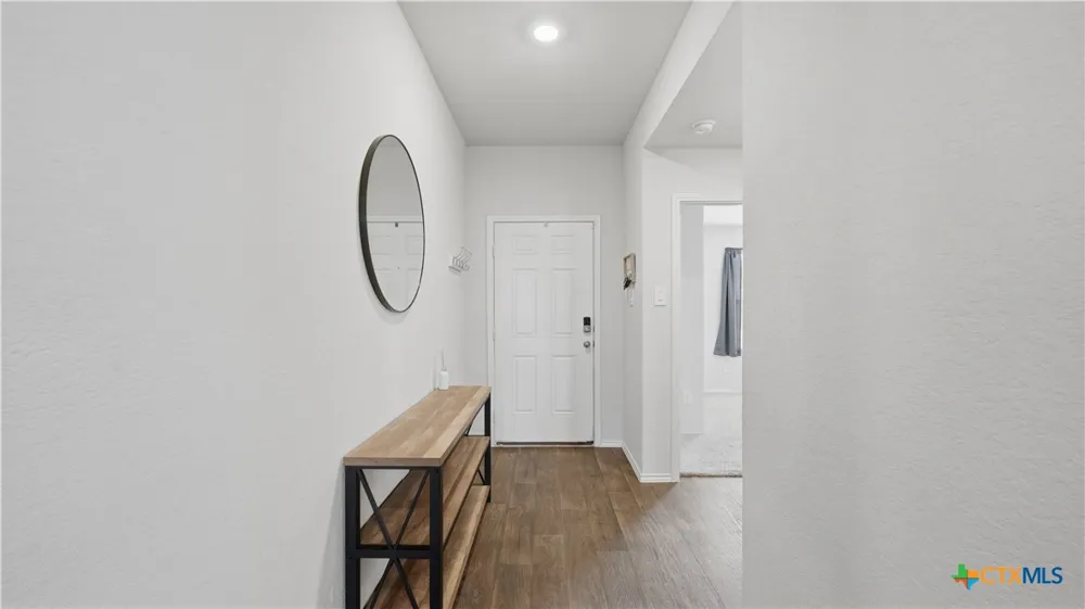 925 Nodding Nixie Seguin, TX 78155