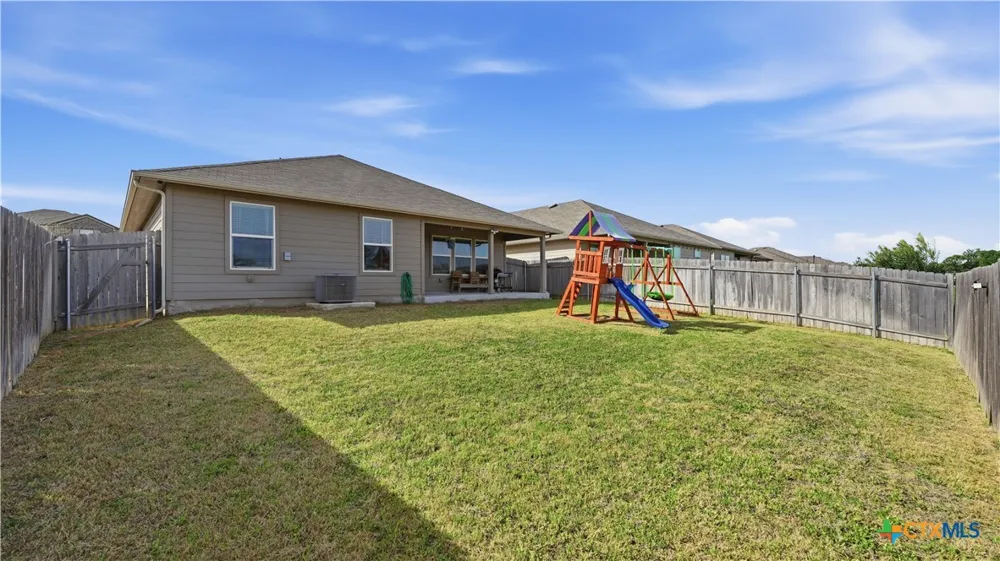 925 Nodding Nixie Seguin, TX 78155