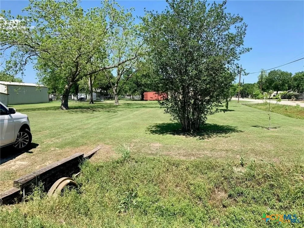 E Division Street Edna, TX 77957