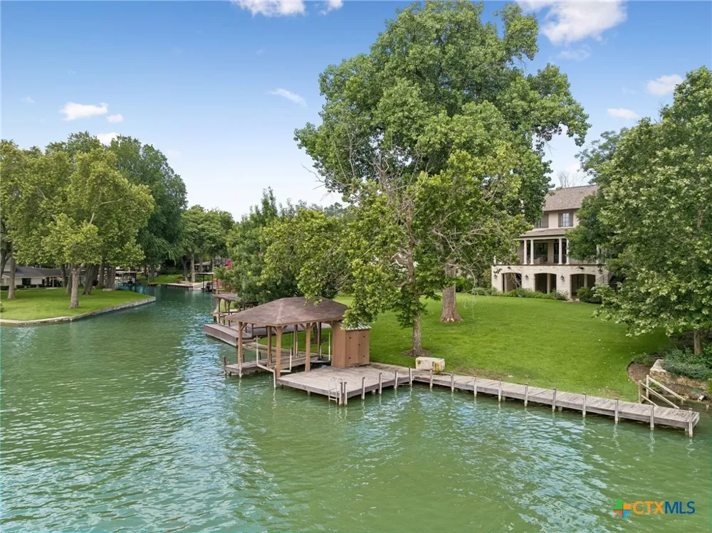232 Laguna Rio Seguin, TX 78155