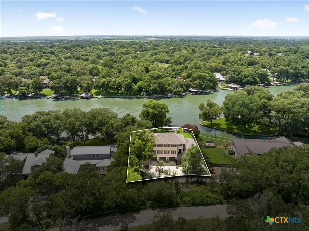 232 Laguna Rio Seguin, TX 78155
