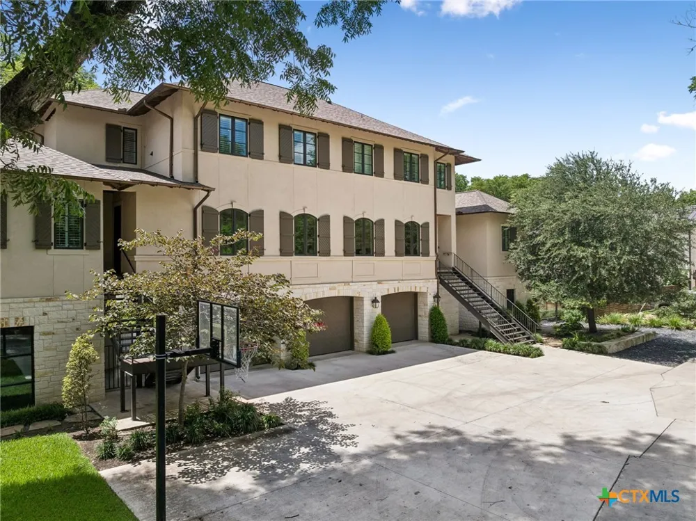 232 Laguna Rio Seguin, TX 78155