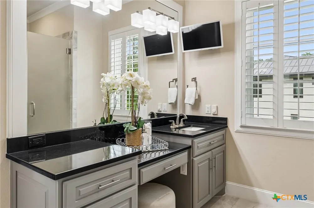 232 Laguna Rio Seguin, TX 78155