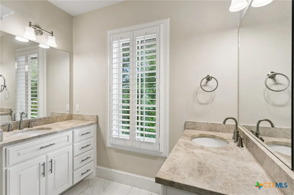 232 Laguna Rio Seguin, TX 78155