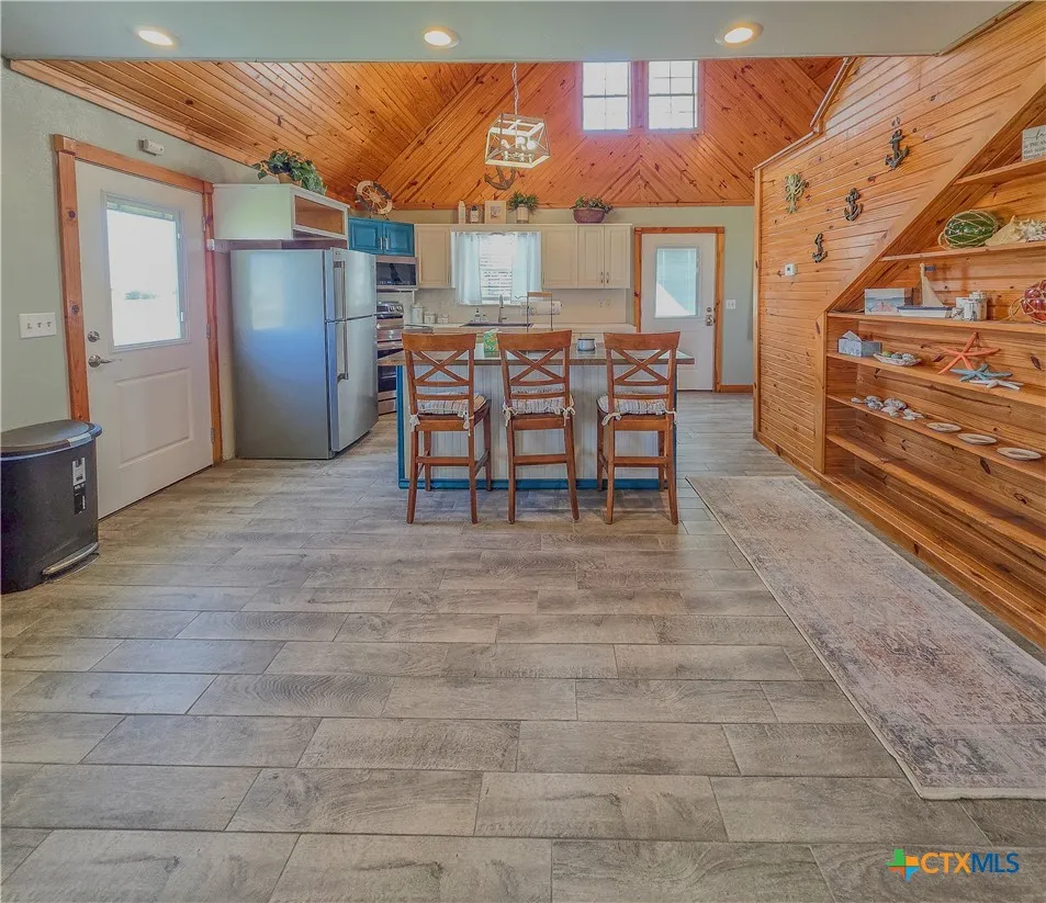 376 Haddock Drive Palacios, TX 77465