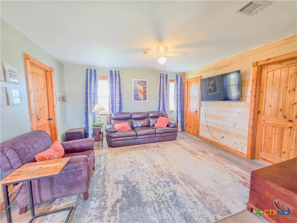 376 Haddock Drive Palacios, TX 77465