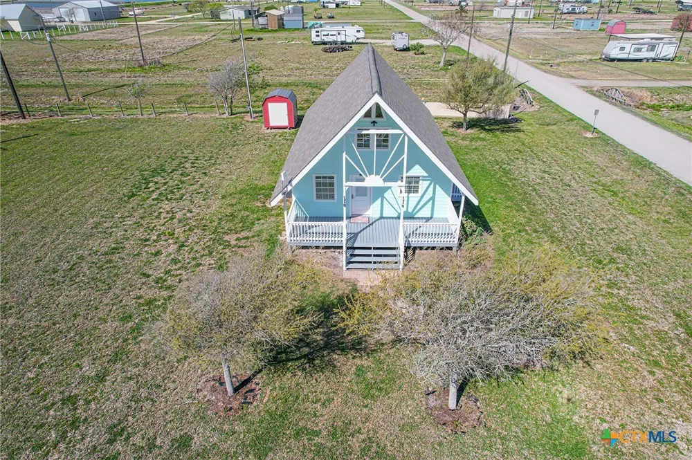 376 Haddock Drive Palacios, TX 77465