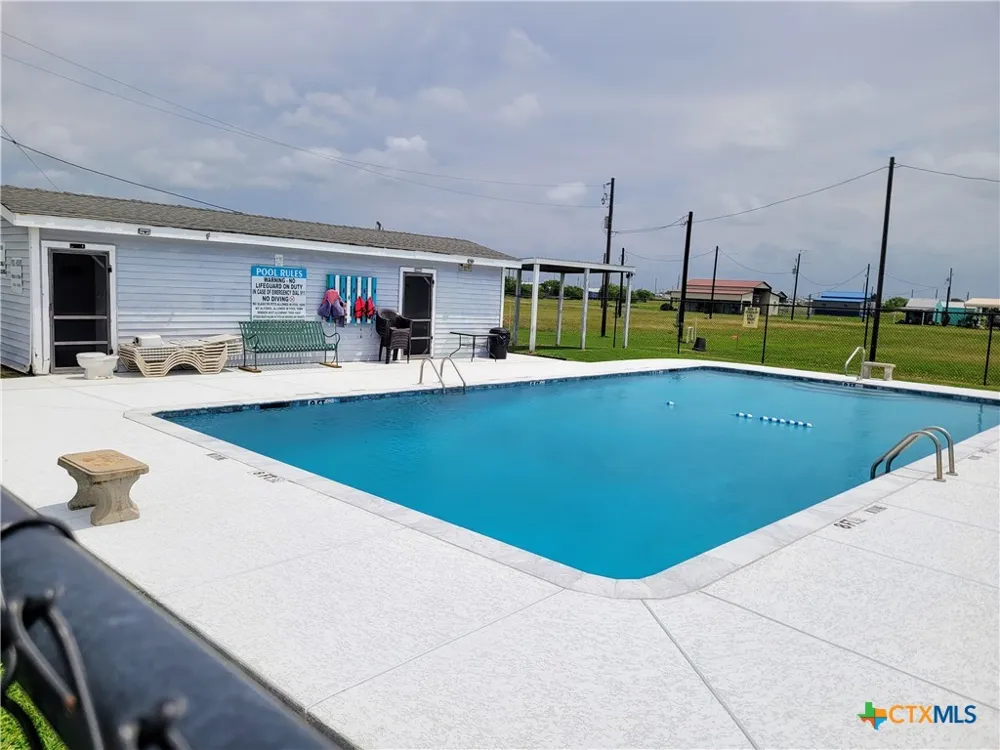 376 Haddock Drive Palacios, TX 77465