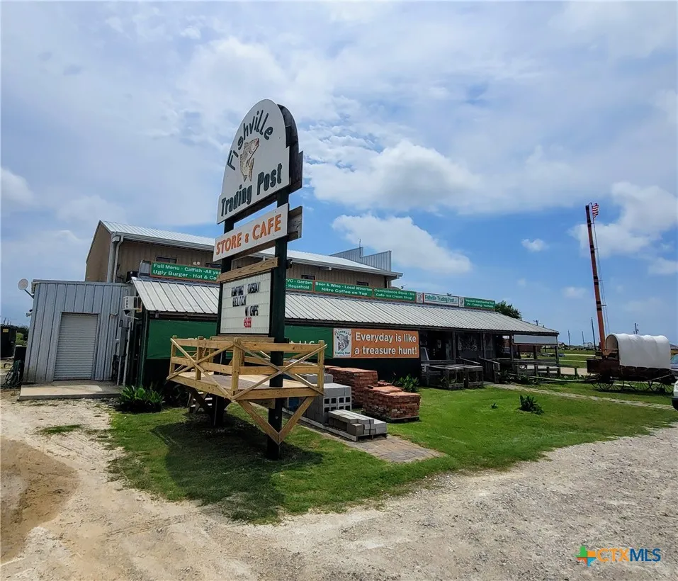 376 Haddock Drive Palacios, TX 77465