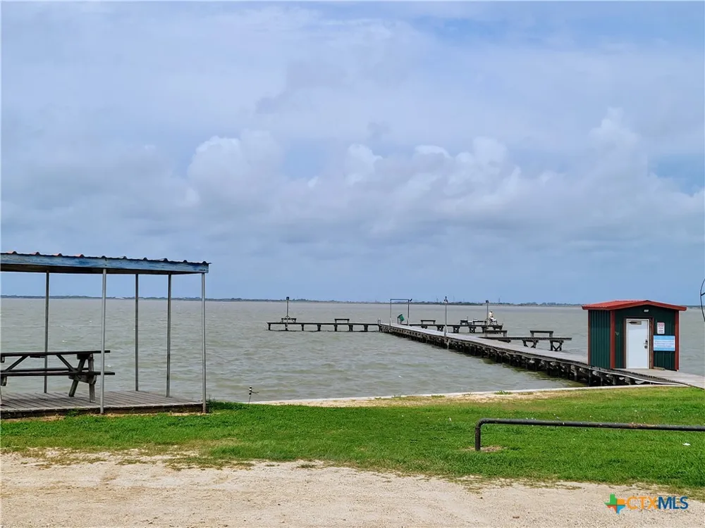 376 Haddock Drive Palacios, TX 77465