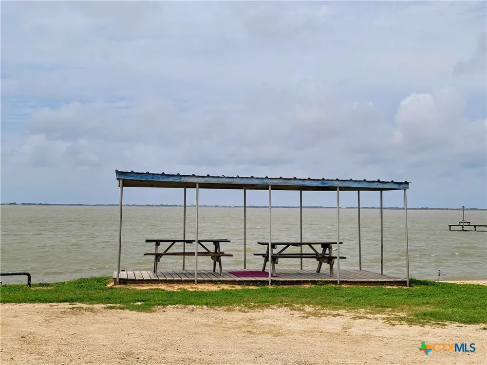 376 Haddock Drive Palacios, TX 77465