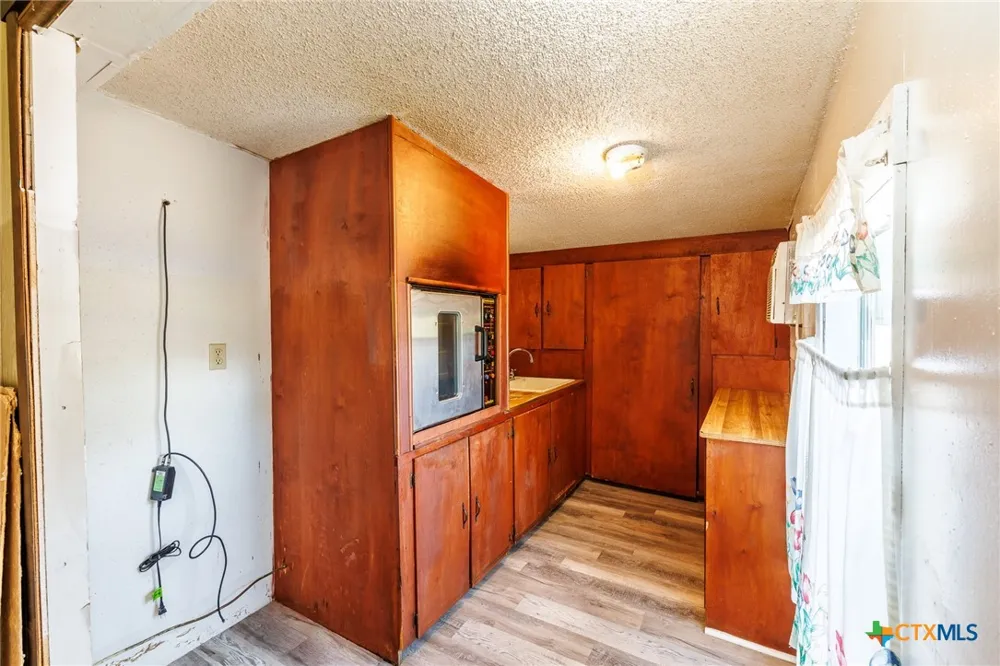 921 Robertson Street Gonzales, TX 78629
