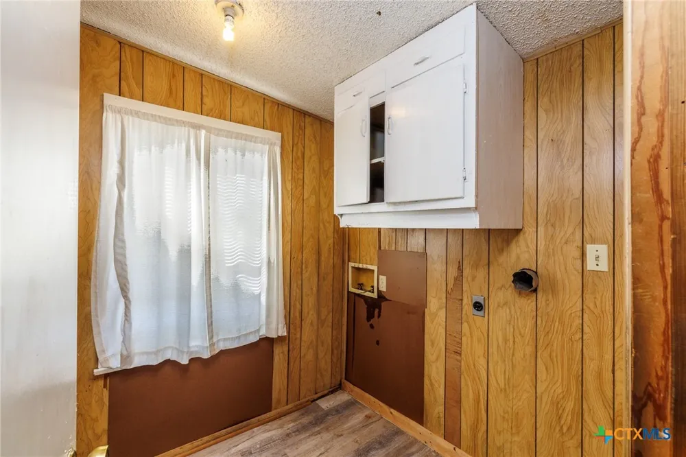 921 Robertson Street Gonzales, TX 78629