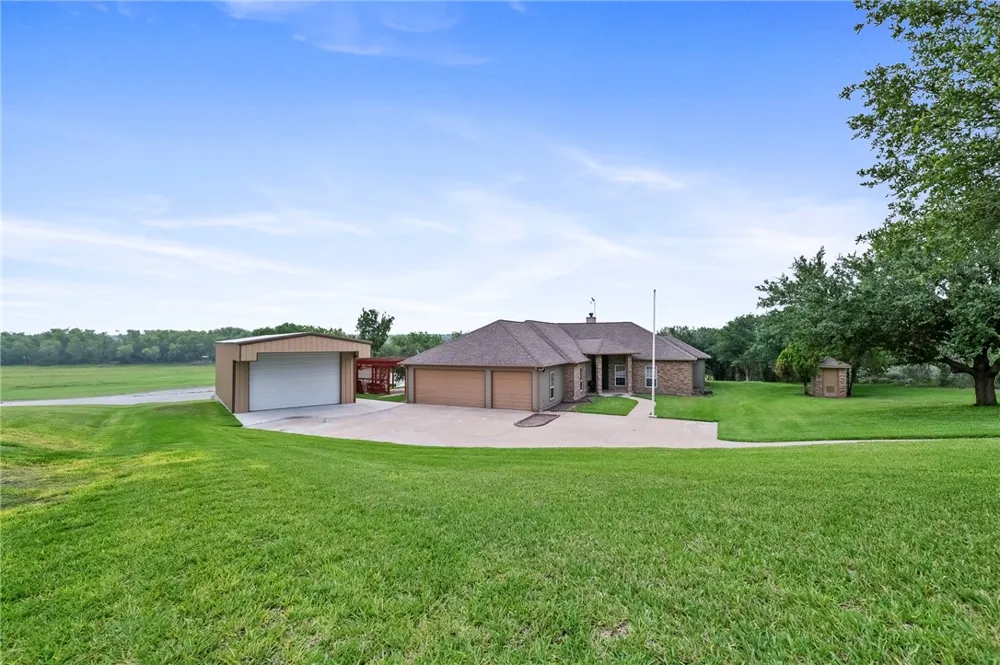 173 David Sandia, TX 78383