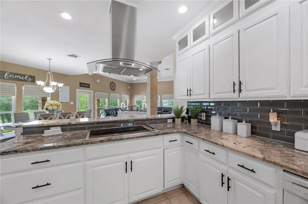 173 David Sandia, TX 78383