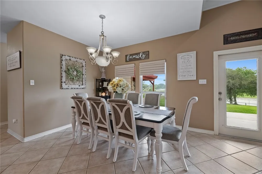 173 David Sandia, TX 78383