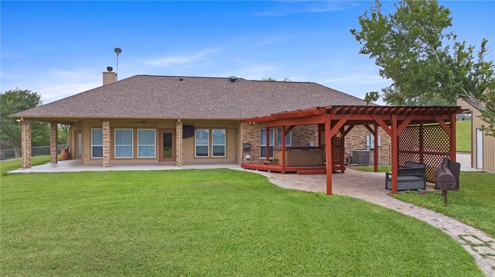 173 David Sandia, TX 78383