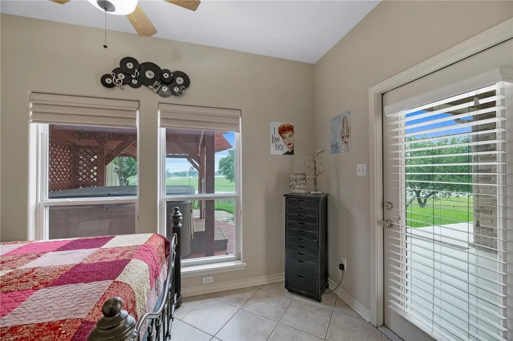 173 David Sandia, TX 78383