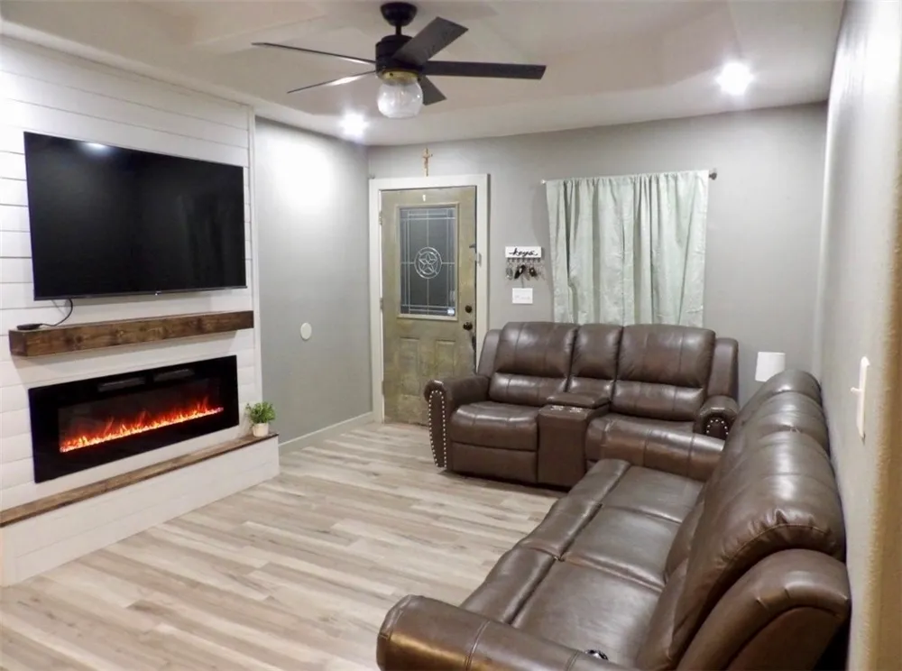 473 E County Road 303 Orange Grove, TX 78372