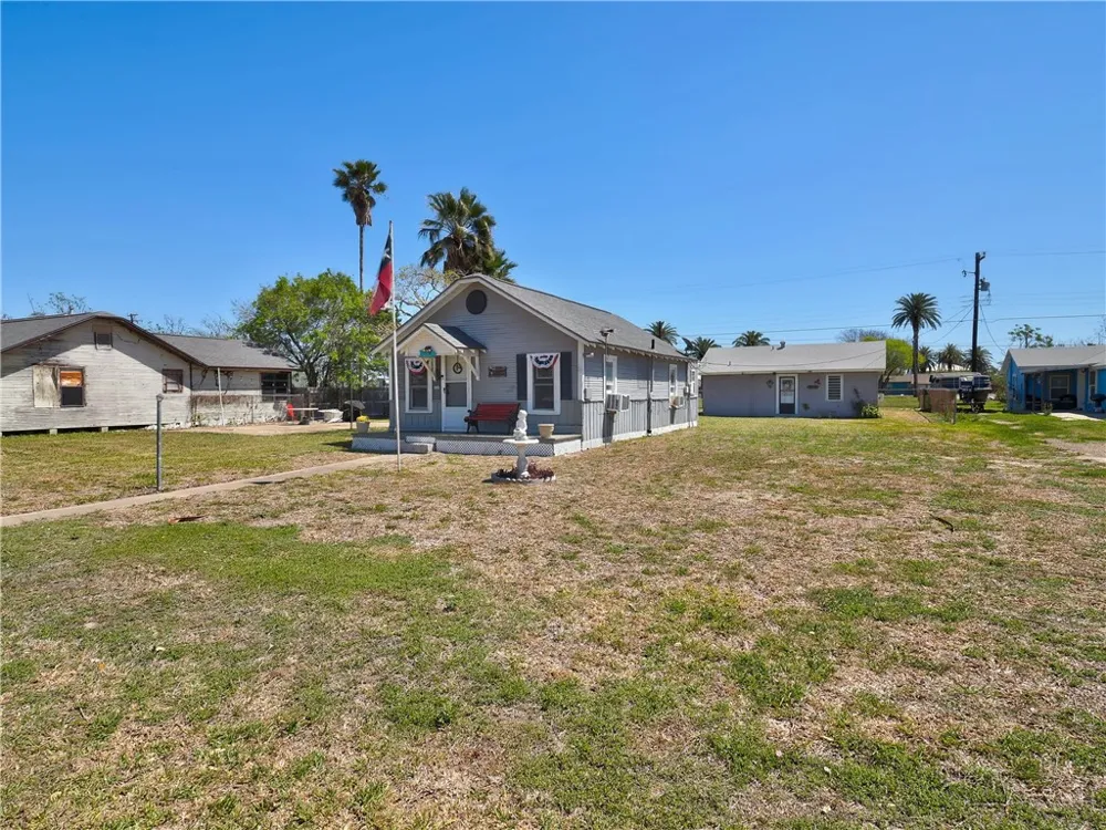 1139 S Houston Street Aransas Pass, TX 78336