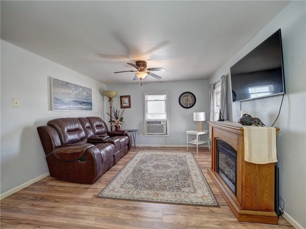 1139 S Houston Street Aransas Pass, TX 78336