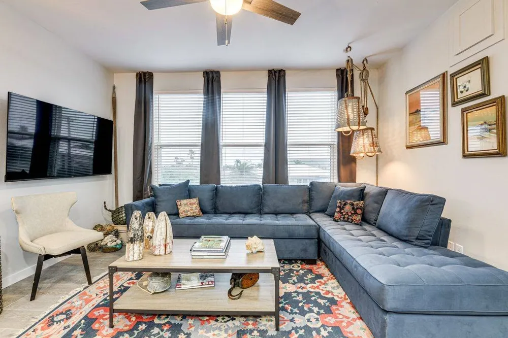 603 E Avenue G #204 Port Aransas, TX 78373