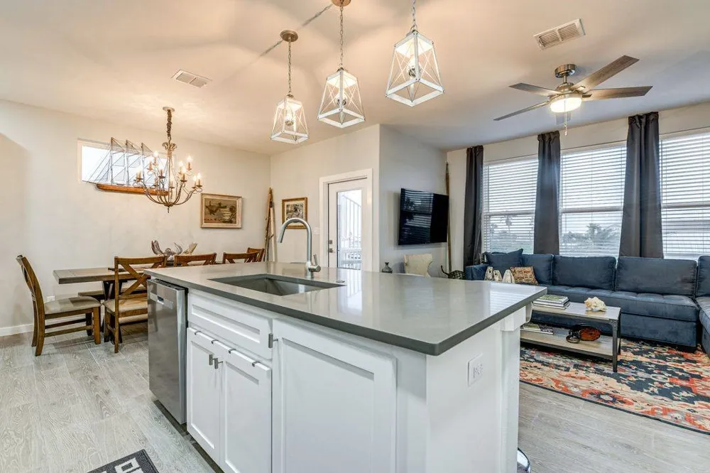 603 E Avenue G #204 Port Aransas, TX 78373