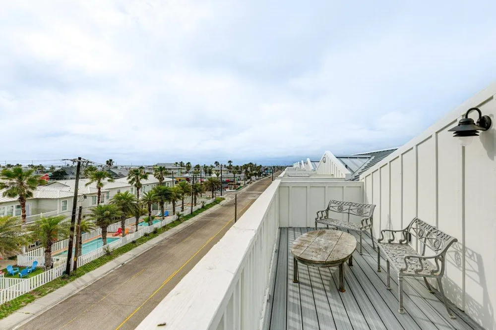 603 E Avenue G #204 Port Aransas, TX 78373