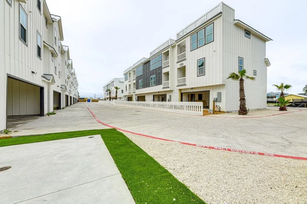 603 E Avenue G #204 Port Aransas, TX 78373
