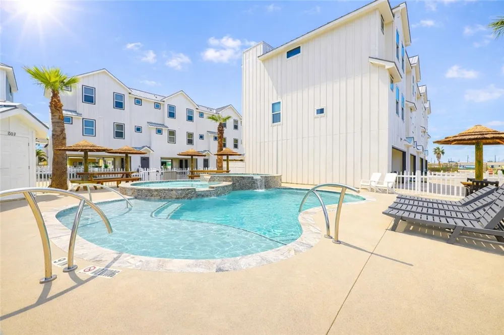 603 E Avenue G #204 Port Aransas, TX 78373