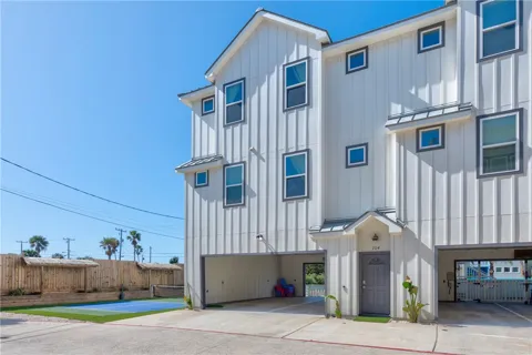 603 E Avenue G #204
